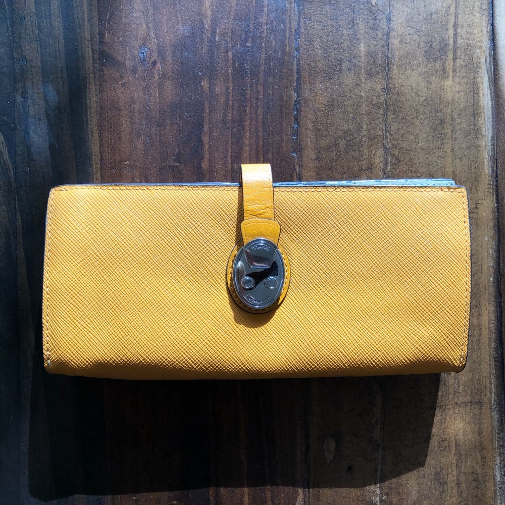 TUMMI WALLET